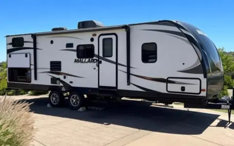 8-Person Bunkhouse Retreat!!