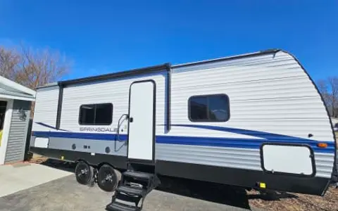 Holly the Family Bunk House