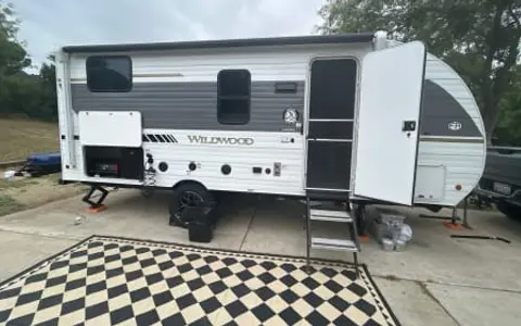 BURKE’s COASTAL CAMPER! Forest River Wildwood