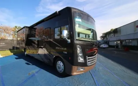 2019 Ford Miramar Thor RV Rental - Luxury On-the-Go