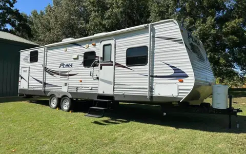 Brad's Palomino Puma 33FQSS Travel Trailer