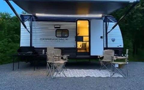 2025 Springdale - Beachy Camper w/Bunks, Pets OK