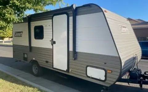 2023 Coleman 17 B Lantern LT