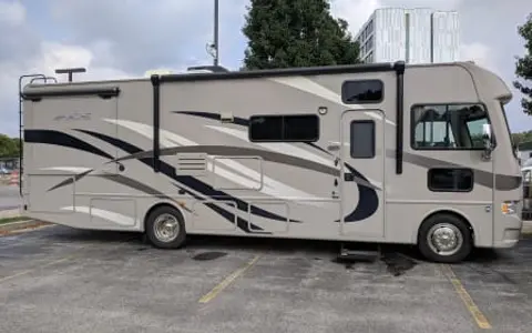 ACE 30' Class A Sleeps 7