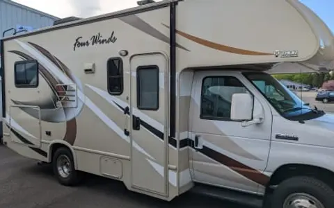Sweet Melissa 24' Class C Sleeps 5