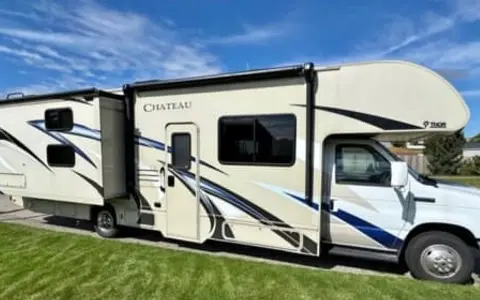 "Le Chateau" 32' Bunkhouse - Sleeps 10