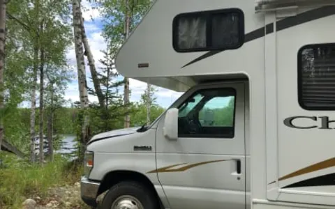 Like New 2011 Winnebago Chalet!