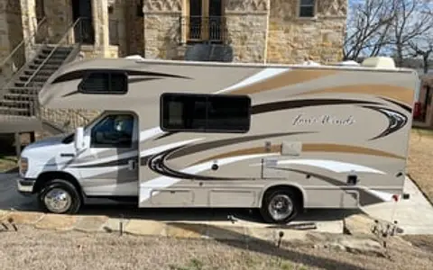 Chuck and Tammy’s 2013 Four Winds 22E