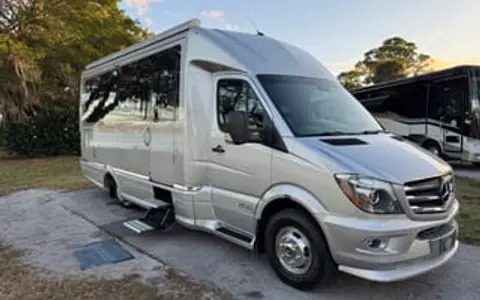 Silver Bullet: Airstream • Ultra Luxury • WiFi