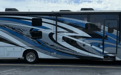 2021 Class A Georgetown Bunkhouse w 2 Bathrooms