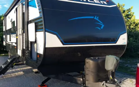 2023 PROWLER 303BH FAMILY CAMPER