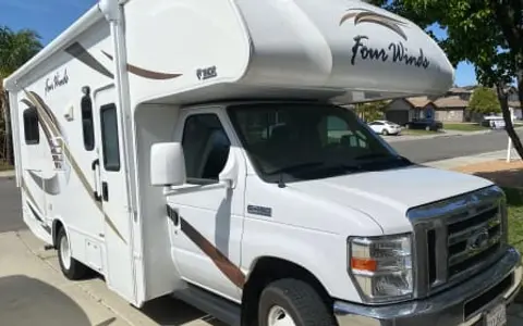 2017 Thor Motor Coach Four Winds model 22E (24 FEET) FORD E450 with V10