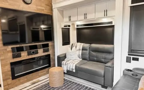 Riverstone Legacy - Gorgeous Kitchen