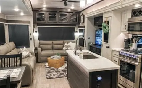 Newly Listed - 2023 Jayco North Point 377RLBH