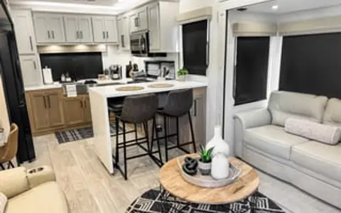 2025 Forest River 5th Wheel Sandpiper 3800RK