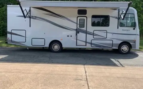 2020 Coachmen Pursuit 31BH; Sleeps 6 comfortably