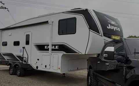 Justin's Jayco Eagle 29DDB Fifth Wheel