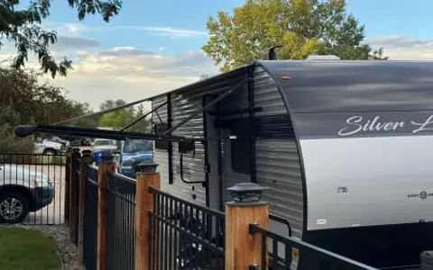 Perfect, Comfortable, and Pet Friendly get away vessel!