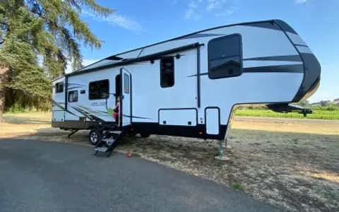 2020 Atlas Fifth Wheel BUNKHOUSE
