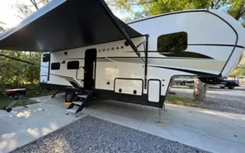 Luxurious RV Explore the Great Outdoors in Comfort