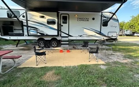 Bella: Clean, spacious & adventure-ready