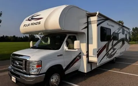 Thor Motor Coach Four Winds 31EV - Family Friendly