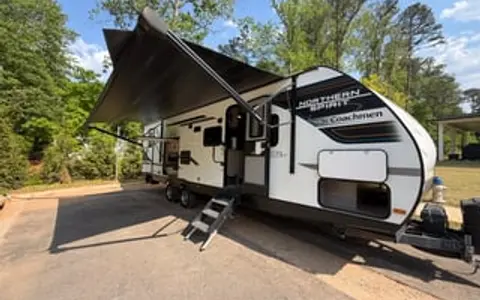 Golden Getaways Family RV – Sleeps 8 - 10
