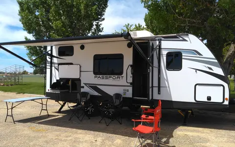 Full queen, plus 2 double bunks! Delivery available!