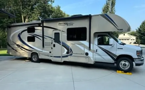 2018 Freedom Elite 30FE with free Starlink