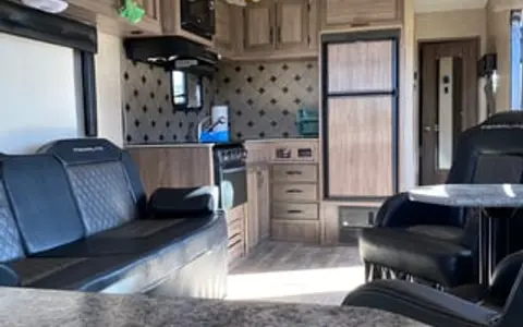 2017 Pacific Coachworks Powerlite XL 27FBXL