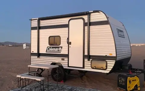 Cozy Compact Camper – Adventure Ready!
