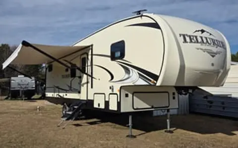 2021 Telluride 296BHS RENTAL